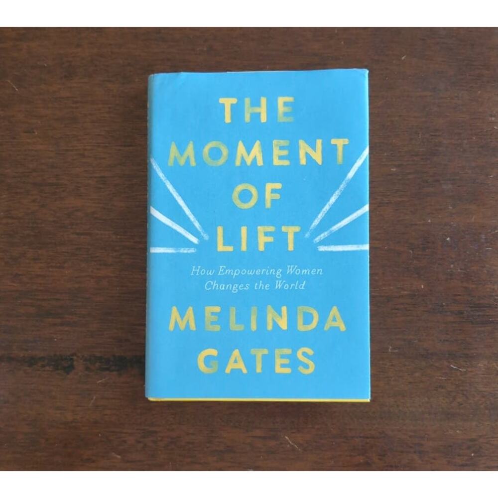 The Moment of Lift by - Blue Hardcover